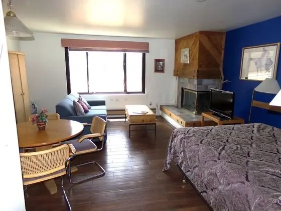 Stüdyo, 1 Büyük (Queen) Boy Yatak ve Çekyat (Edgewater Stuido 1 Bath EWJP)