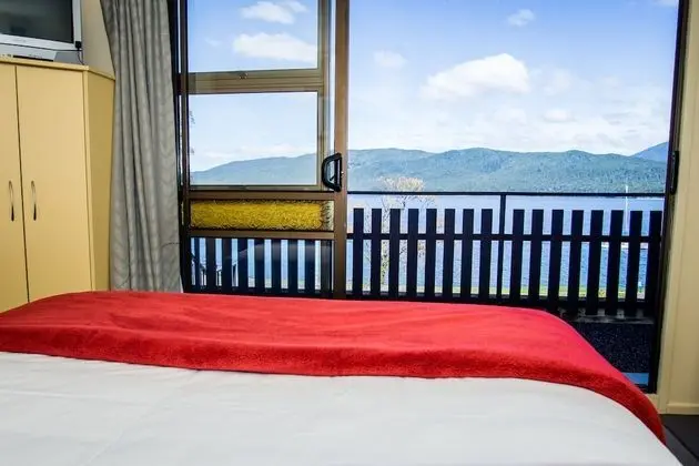 Standard Süit, 1 Yatak Odası, Sigara İçilmez, Küçük Mutfak (LAKEFRONT)