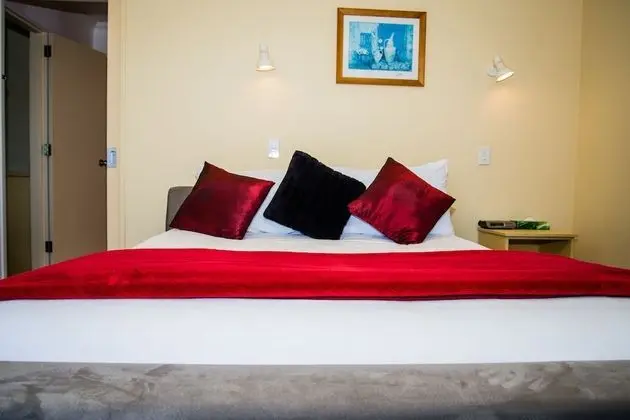 Standard Süit, 1 Yatak Odası, Sigara İçilmez, Küçük Mutfak (LAKEFRONT)