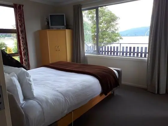 Standard Süit, 1 Yatak Odası, Sigara İçilmez, Küçük Mutfak (LAKEFRONT)