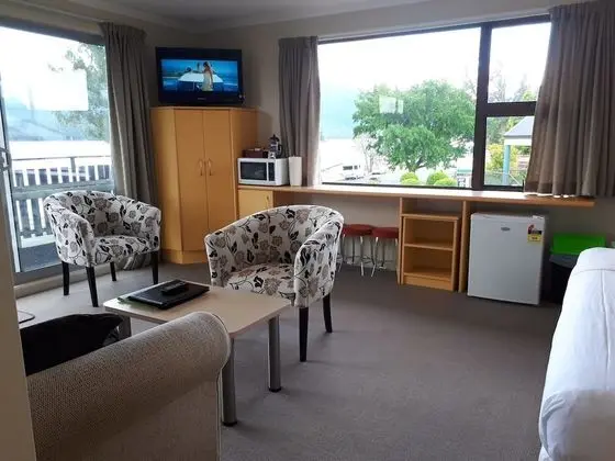 Standard Süit, 1 Yatak Odası, Sigara İçilmez, Küçük Mutfak (LAKEFRONT)
