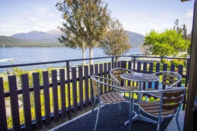 Standard Süit, 1 Yatak Odası, Sigara İçilmez, Küçük Mutfak (LAKEFRONT)