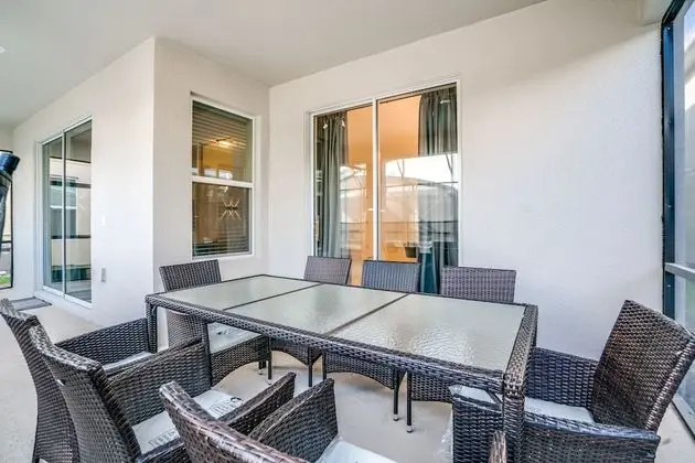 Villa (2772BOOKMARK)