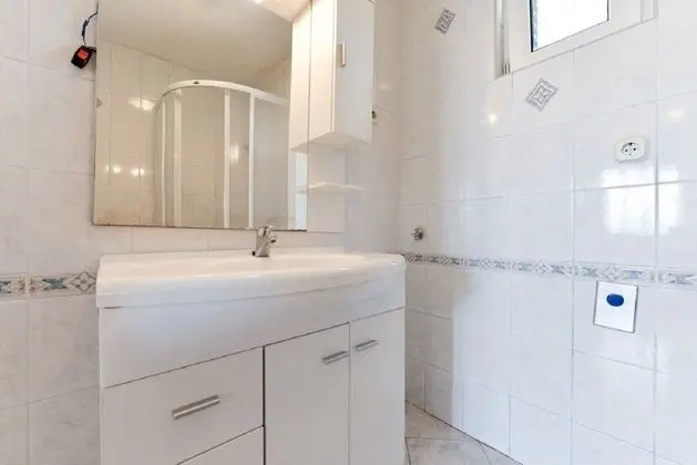 Apart Daire (Edi - amazing location by the sea - A)