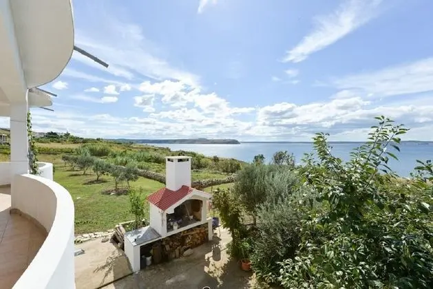 Apart Daire (Edi - amazing location by the sea - A)