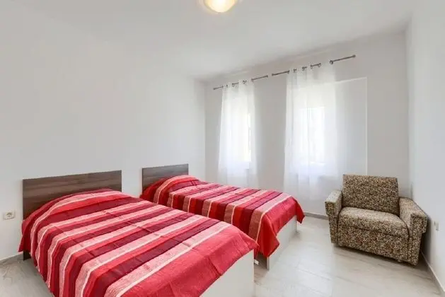 Apart Daire (Edi - amazing location by the sea - A)