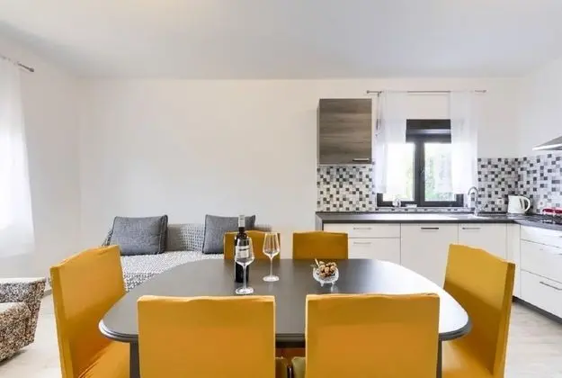 Apart Daire (Edi - amazing location by the sea - A)
