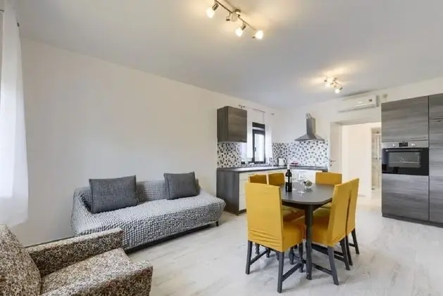 Apart Daire (Edi - amazing location by the sea - A)