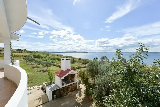 Apart Daire (Edi - amazing location by the sea - A)