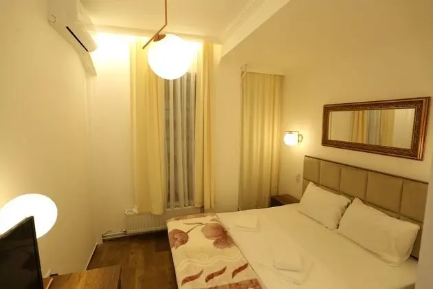 Tek Büyük veya İki Ayrı Yataklı Oda