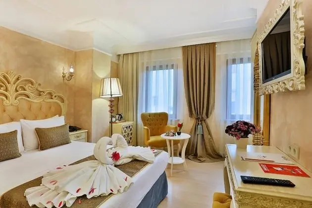 Bağlantılı Oda, Şehir Manzaralı
