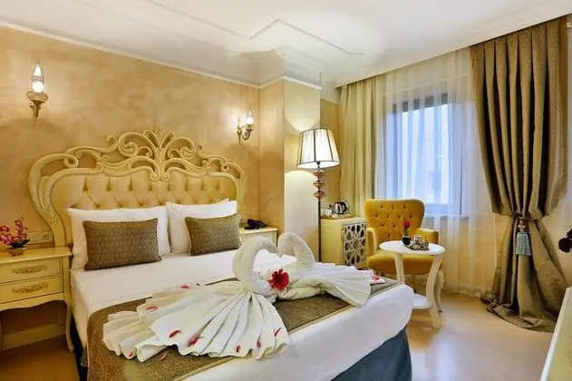 Bağlantılı Oda, Şehir Manzaralı