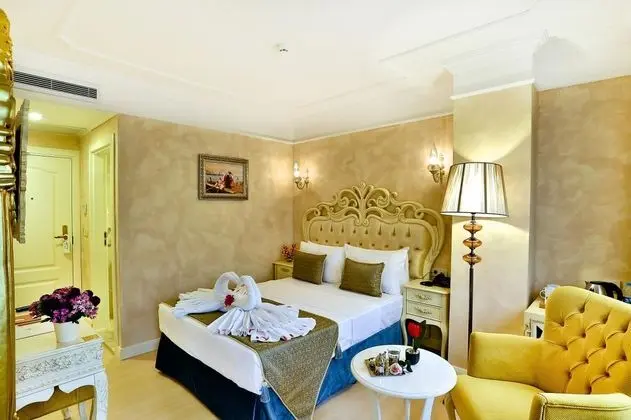 Bağlantılı Oda, Şehir Manzaralı