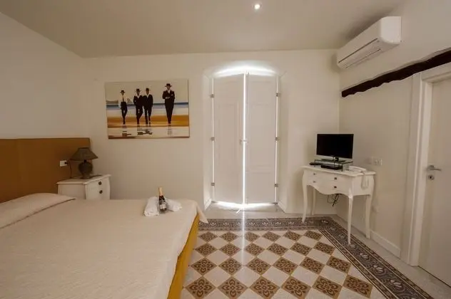 Üç Kişilik Oda