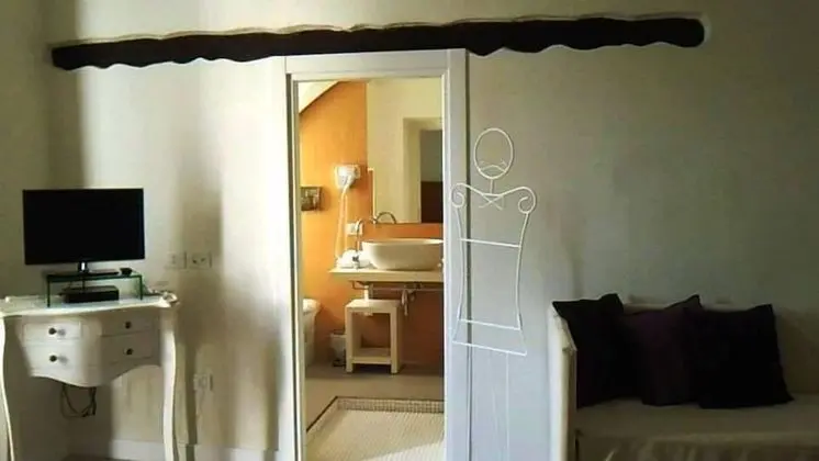 Üç Kişilik Oda