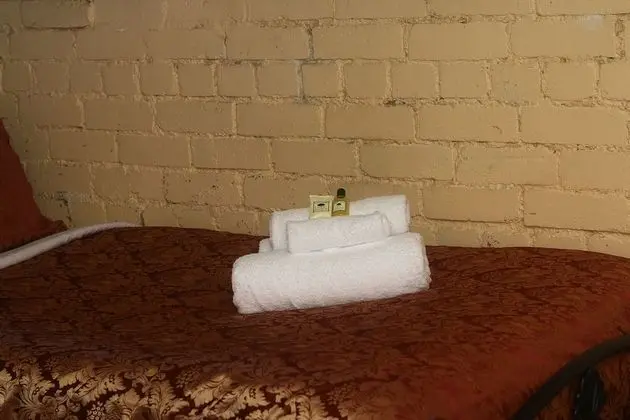 Standard Oda, Sigara İçilmez, Ortak Banyo (Groundfloor Twin Suite)