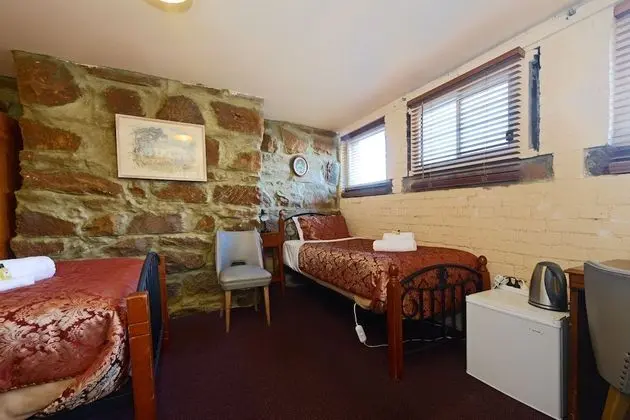 Standard Oda, Sigara İçilmez, Ortak Banyo (Groundfloor Twin Suite)