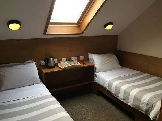 İki Ayrı Yataklı Oda (Attic)