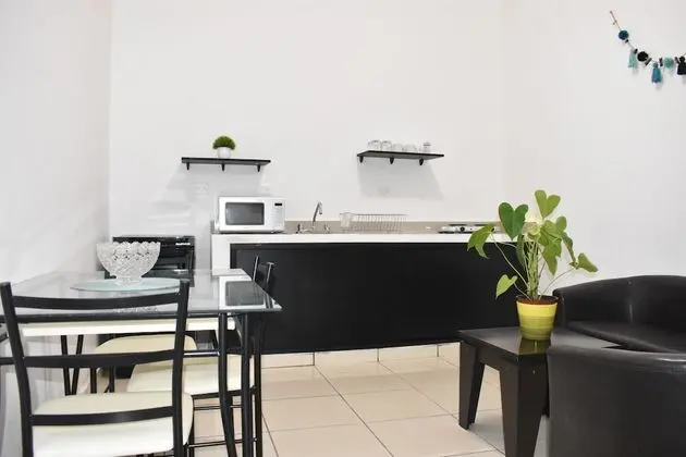 Junior Süit, 2 Çift Kişilik Yatak, Buzdolabı ve Mikrodalga