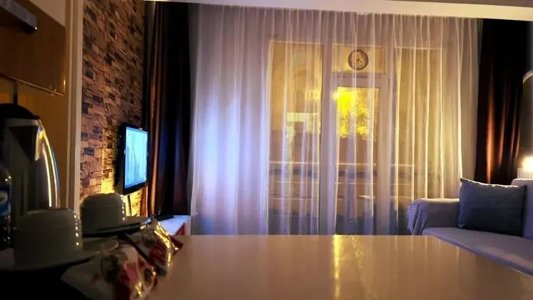 Suite, Sokak Manzaralı, Balkonlu