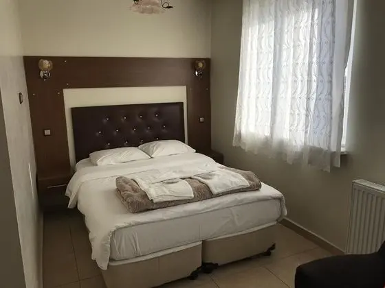 Aile Odasi -Bes Kisilik