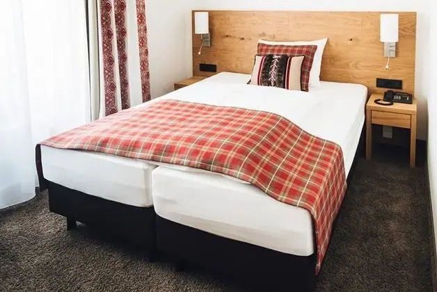 Comfort Büyük Yataklı Tek Kişilik Oda, Bahçe Manzaralı