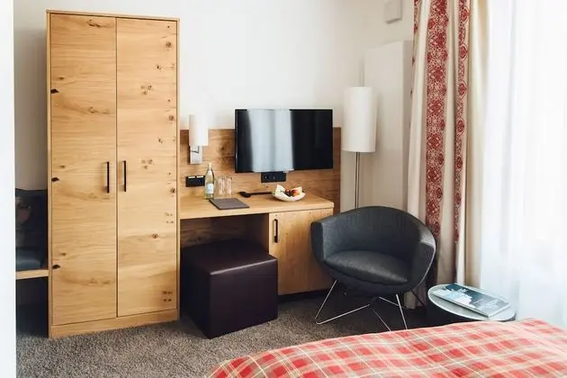 Comfort Büyük Yataklı Tek Kişilik Oda, Bahçe Manzaralı