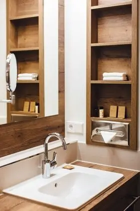 Comfort Büyük Yataklı Tek Kişilik Oda, Bahçe Manzaralı