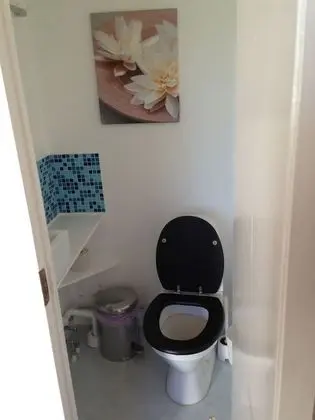 İki Ayrı Yataklı Oda, Ortak Banyo (Private WC)