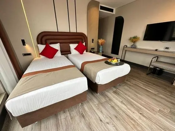 Aile Odası, Şehir Manzaralı