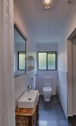 Superior Tek Büyük veya İki Ayrı Yataklı Oda, 1 Büyük (Queen) Boy Yatak, Özel Banyo, Bahçe Manzaralı