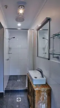 Superior Tek Büyük Yataklı Oda, 1 Büyük (Queen) Boy Yatak, Özel Banyo, Bahçe Manzaralı