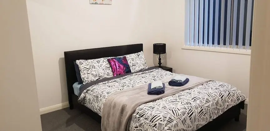 Ev, 4 Yatak Odası, Sigara İçilmez, Avlu Manzaralı
