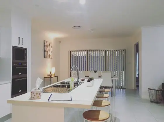 Ev, 4 Yatak Odası, Sigara İçilmez, Avlu Manzaralı