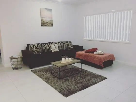 Ev, 4 Yatak Odası, Sigara İçilmez, Avlu Manzaralı