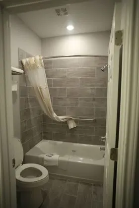 Basic Tek Büyük Yataklı Oda