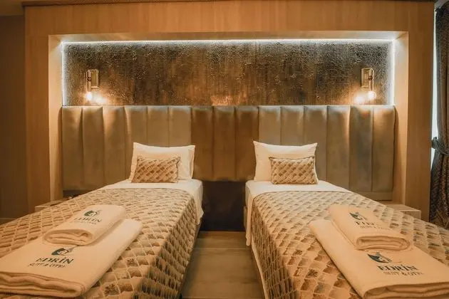 Comfort Tek Büyük veya İki Ayrı Yataklı Oda