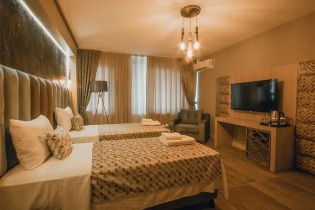 Comfort Tek Büyük veya İki Ayrı Yataklı Oda