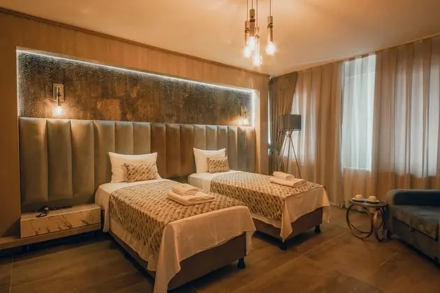 Comfort Tek Büyük veya İki Ayrı Yataklı Oda