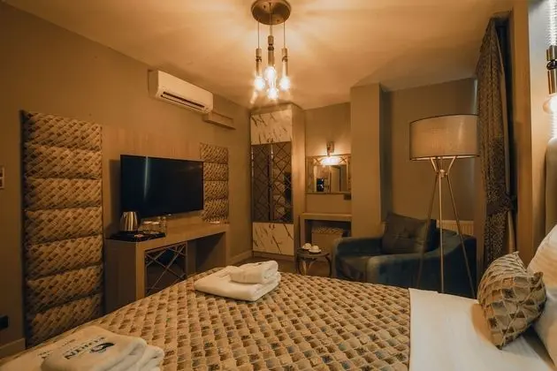 Comfort Tek Büyük veya İki Ayrı Yataklı Oda