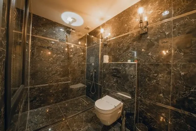 Comfort Tek Büyük veya İki Ayrı Yataklı Oda