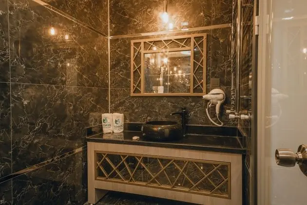 Comfort Tek Büyük veya İki Ayrı Yataklı Oda