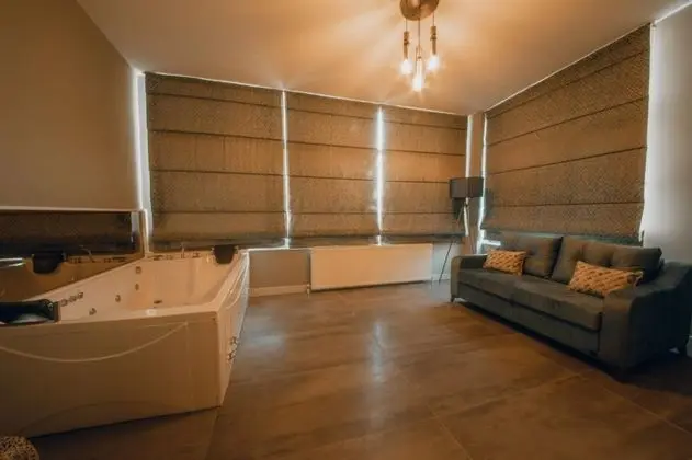Suite, Bahçe Manzaralı, Jakuzili