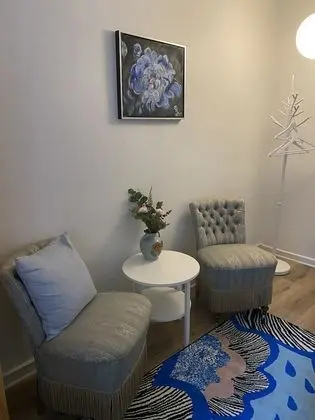 İki Ayrı Yataklı Oda, Ortak Banyo