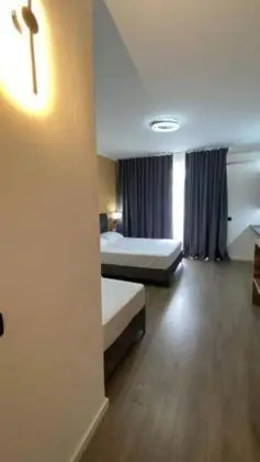 Üç Kişilik Oda, Deniz Manzaralı