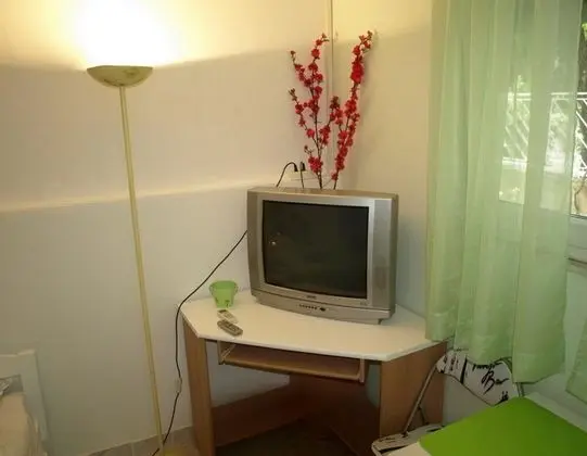 Stüdyo (Edvard - garden terrace - SA1- zeleni)