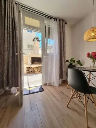 Stüdyo (Edvard - garden terrace - SA1- zeleni)