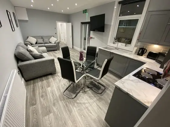 Superior Apart Daire, Banyolu/Duşlu