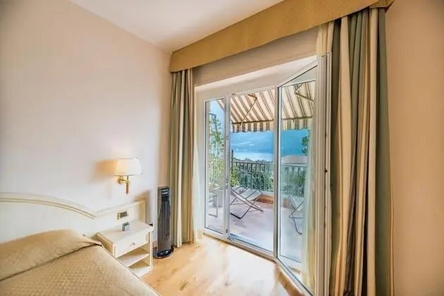 Deluxe Tek Büyük Yataklı Oda, Göl Manzaralı