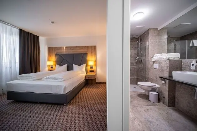 Comfort Tek Büyük Yataklı Oda